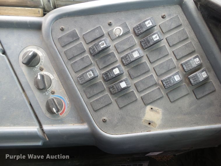 image for item DF0826 2005 International 3000 school bus