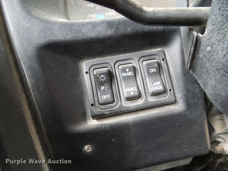 image for item DF0826 2005 International 3000 school bus