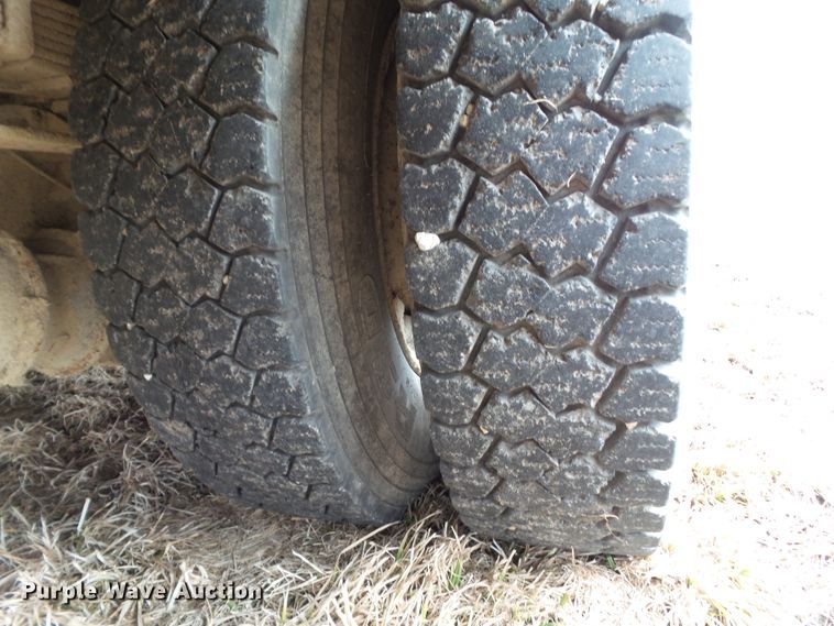 image for item DF0826 2005 International 3000 school bus