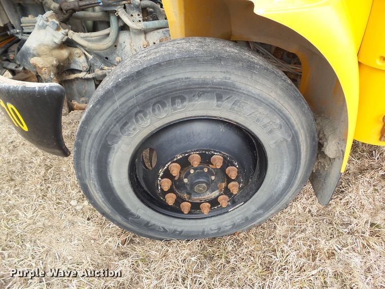 image for item DF0826 2005 International 3000 school bus