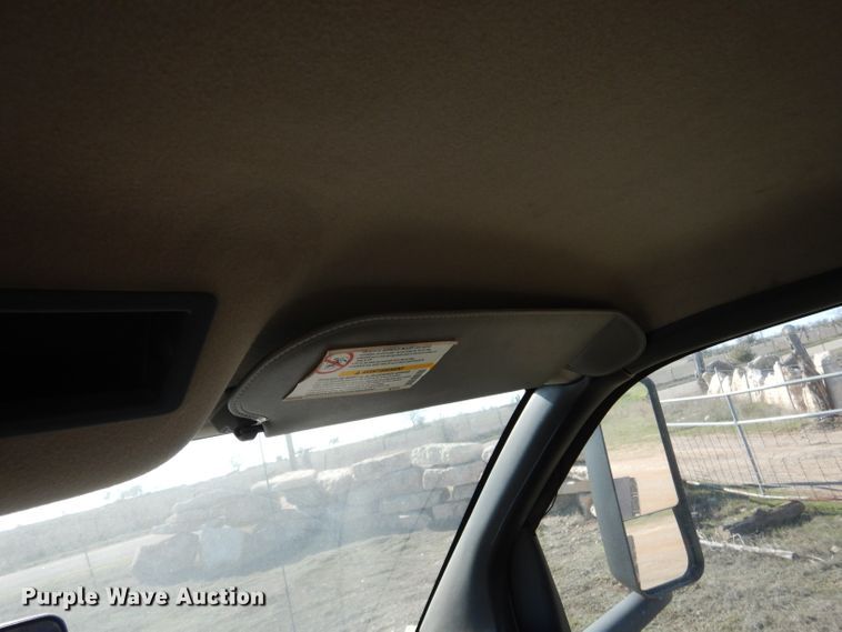 image for item DF2627 2005 Chevrolet C5500 flatbed truck