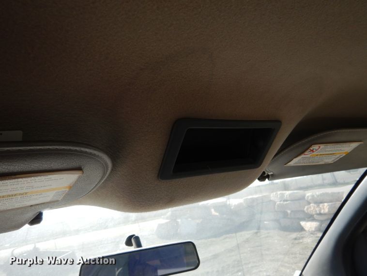 image for item DF2627 2005 Chevrolet C5500 flatbed truck