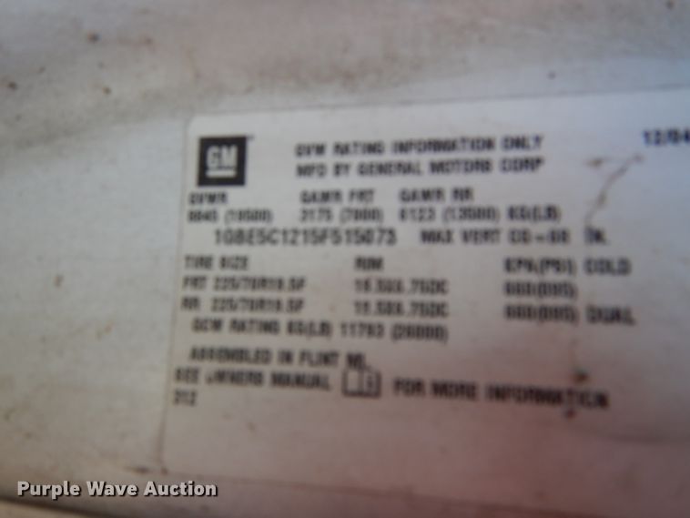 image for item DF2627 2005 Chevrolet C5500 flatbed truck