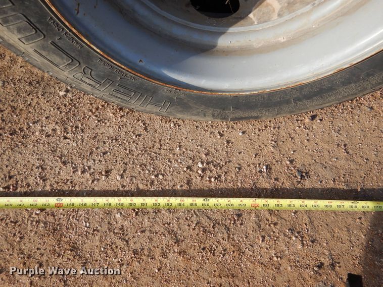 image for item DF2627 2005 Chevrolet C5500 flatbed truck