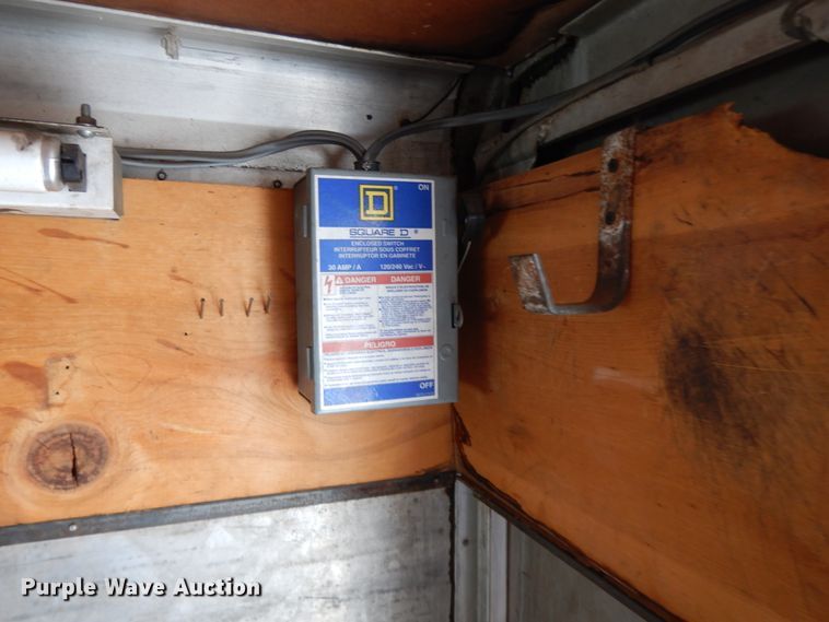 image for item DF5835 1971 International 1200 delivery truck