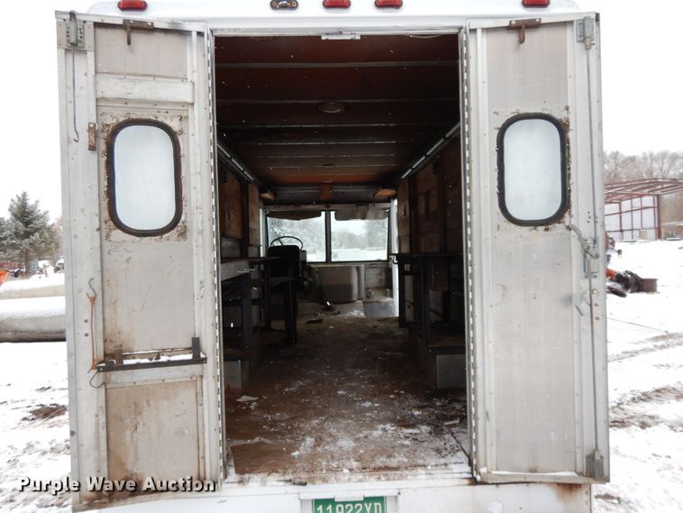 image for item DF5835 1971 International 1200 delivery truck