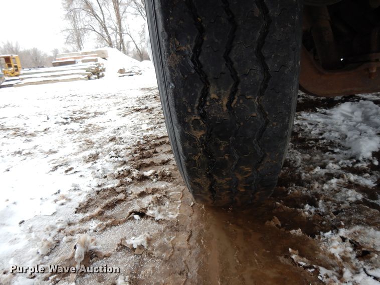 image for item DF5835 1971 International 1200 delivery truck