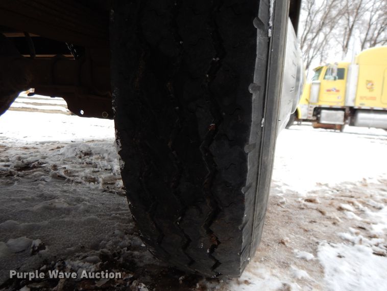 image for item DF5835 1971 International 1200 delivery truck