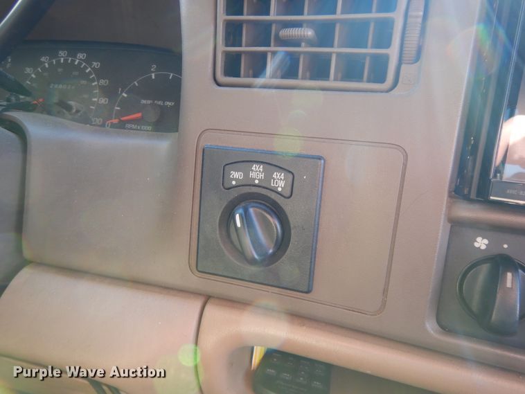 image for item DF5849 1999 Ford F250 Super Duty Crew Cab pickup truck