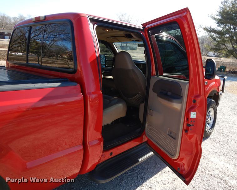 image for item DF5849 1999 Ford F250 Super Duty Crew Cab pickup truck