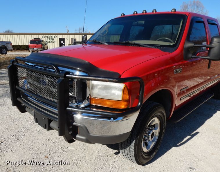 image for item DF5849 1999 Ford F250 Super Duty Crew Cab pickup truck