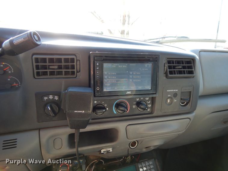 image for item DF5851 2002 Ford F350 Super Duty SuperCab pickup truck