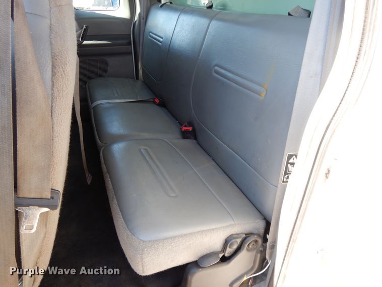 image for item DF5851 2002 Ford F350 Super Duty SuperCab pickup truck