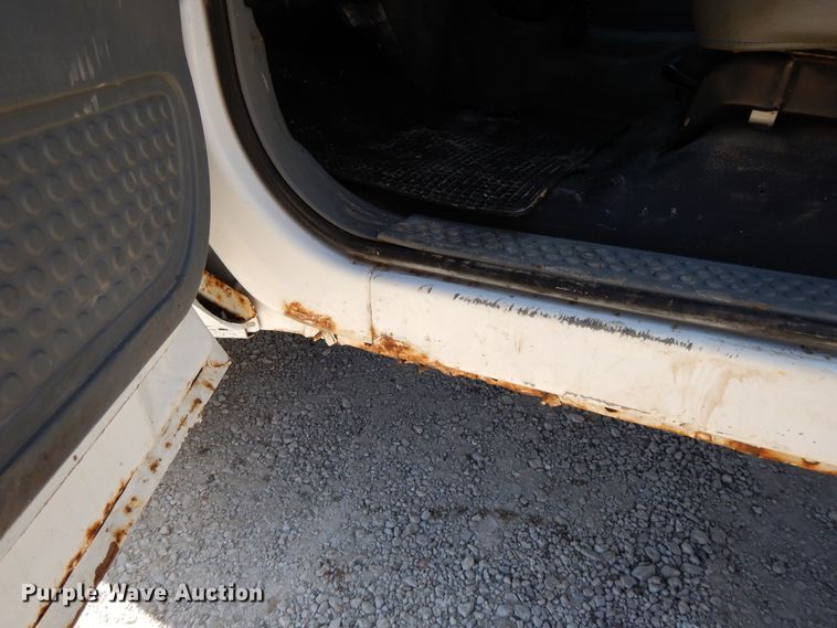 image for item DF5851 2002 Ford F350 Super Duty SuperCab pickup truck