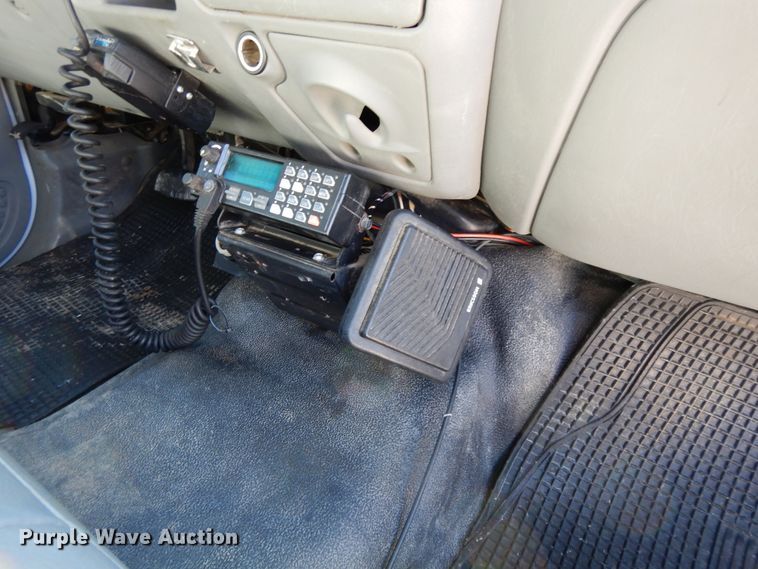 image for item DF5851 2002 Ford F350 Super Duty SuperCab pickup truck