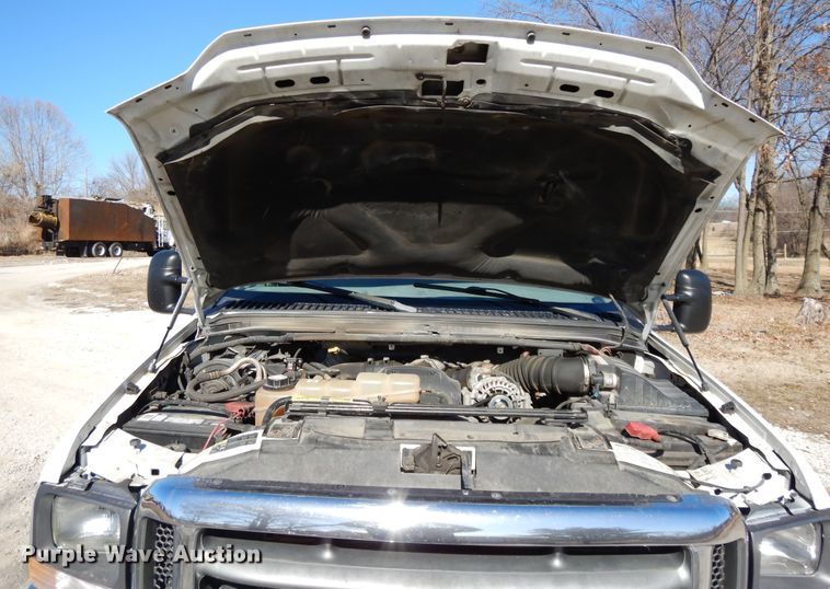 image for item DF5851 2002 Ford F350 Super Duty SuperCab pickup truck