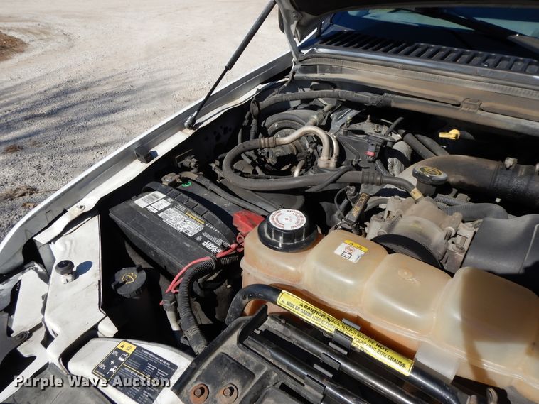 image for item DF5851 2002 Ford F350 Super Duty SuperCab pickup truck