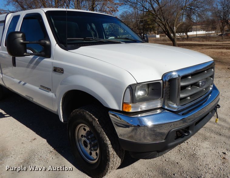 image for item DF5851 2002 Ford F350 Super Duty SuperCab pickup truck