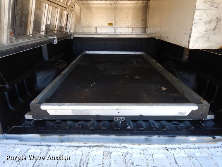 image for item DF5851 2002 Ford F350 Super Duty SuperCab pickup truck