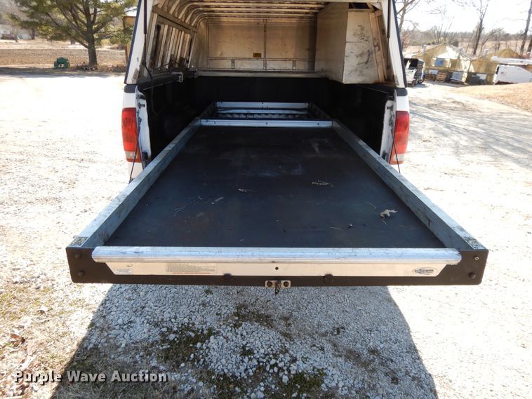 image for item DF5851 2002 Ford F350 Super Duty SuperCab pickup truck