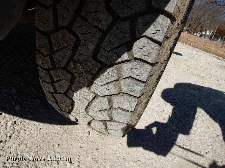 image for item DF5851 2002 Ford F350 Super Duty SuperCab pickup truck