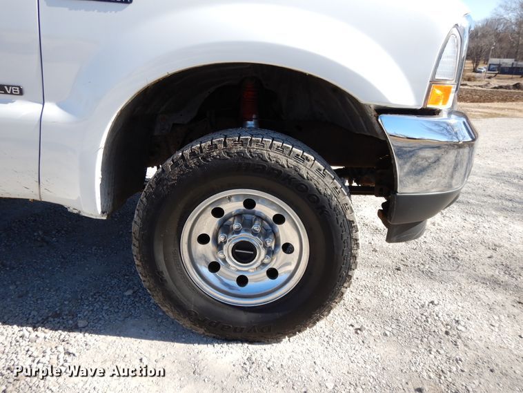 image for item DF5851 2002 Ford F350 Super Duty SuperCab pickup truck