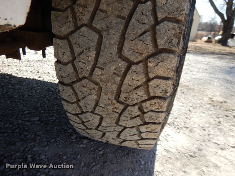 image for item DF5851 2002 Ford F350 Super Duty SuperCab pickup truck