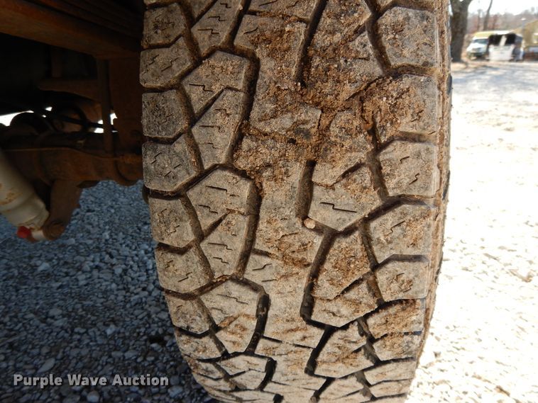 image for item DF5851 2002 Ford F350 Super Duty SuperCab pickup truck