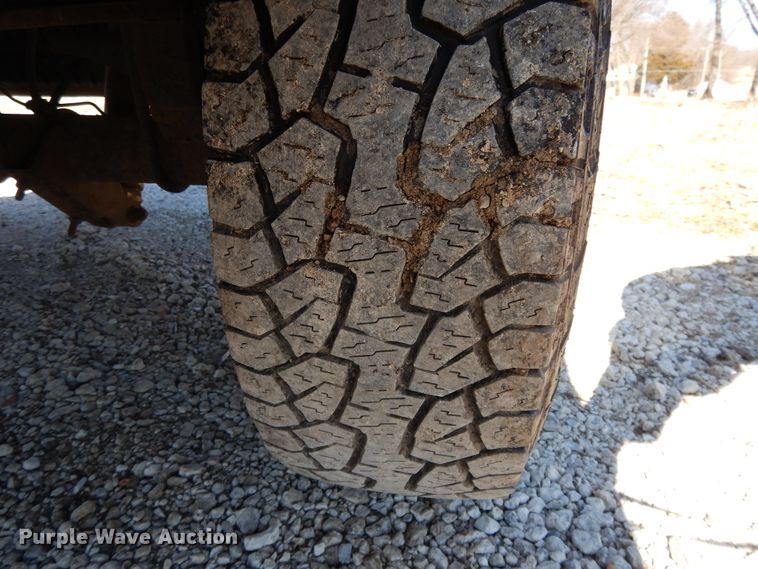 image for item DF5851 2002 Ford F350 Super Duty SuperCab pickup truck