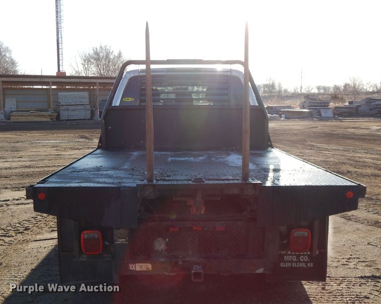 image for item DF5872 2011 Ford F350 Super Duty Crew Cab bale bed pickup truck