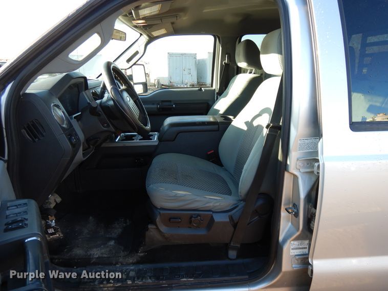 image for item DF5872 2011 Ford F350 Super Duty Crew Cab bale bed pickup truck