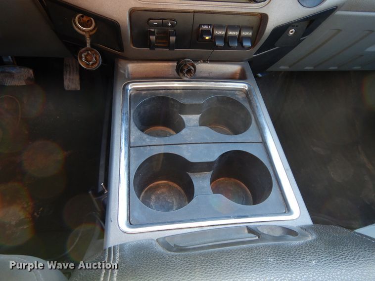 image for item DF5872 2011 Ford F350 Super Duty Crew Cab bale bed pickup truck