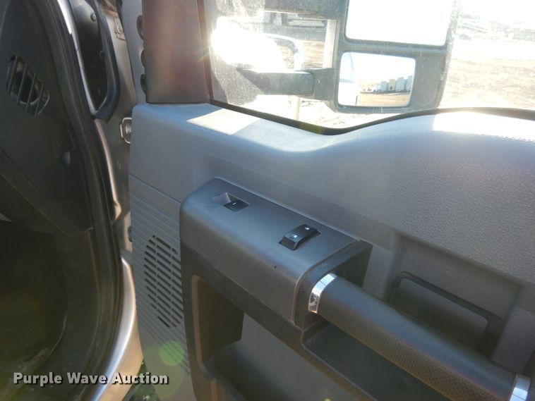 image for item DF5872 2011 Ford F350 Super Duty Crew Cab bale bed pickup truck