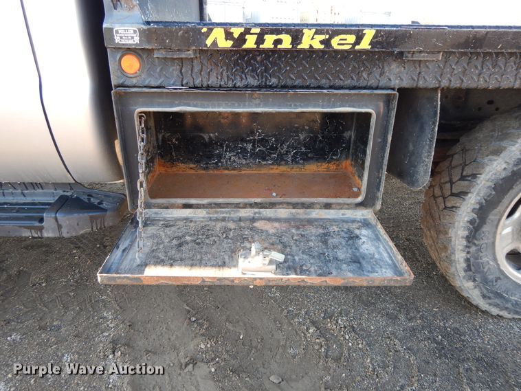 image for item DF5872 2011 Ford F350 Super Duty Crew Cab bale bed pickup truck