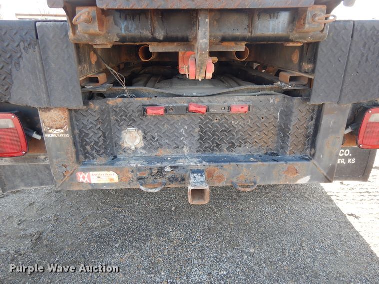 image for item DF5872 2011 Ford F350 Super Duty Crew Cab bale bed pickup truck