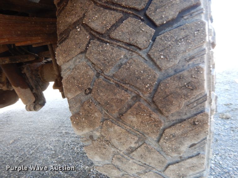 image for item DF5872 2011 Ford F350 Super Duty Crew Cab bale bed pickup truck