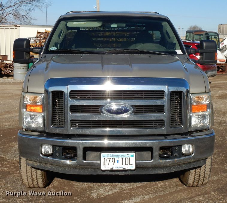 image for item DF5874 2009 Ford F250 Super Duty flatbed pickup truck