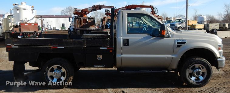 image for item DF5874 2009 Ford F250 Super Duty flatbed pickup truck