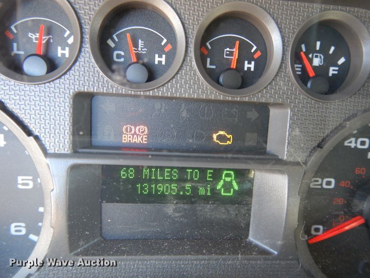 image for item DF5874 2009 Ford F250 Super Duty flatbed pickup truck