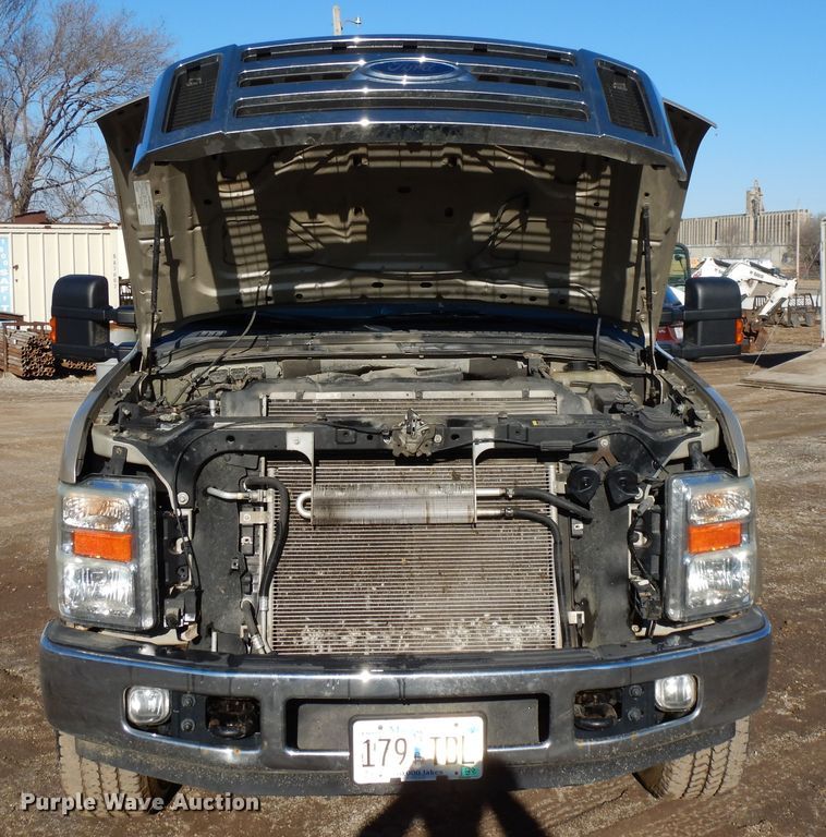image for item DF5874 2009 Ford F250 Super Duty flatbed pickup truck