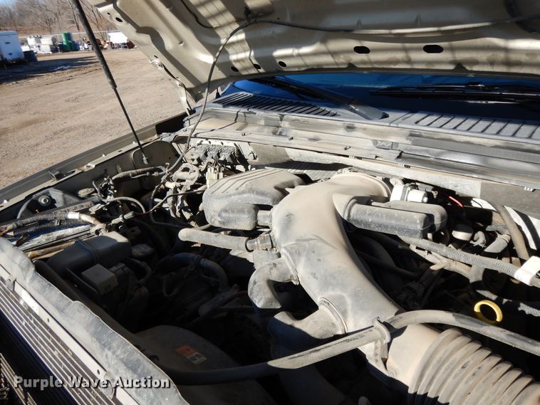 image for item DF5874 2009 Ford F250 Super Duty flatbed pickup truck