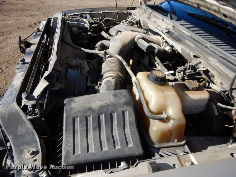 image for item DF5874 2009 Ford F250 Super Duty flatbed pickup truck