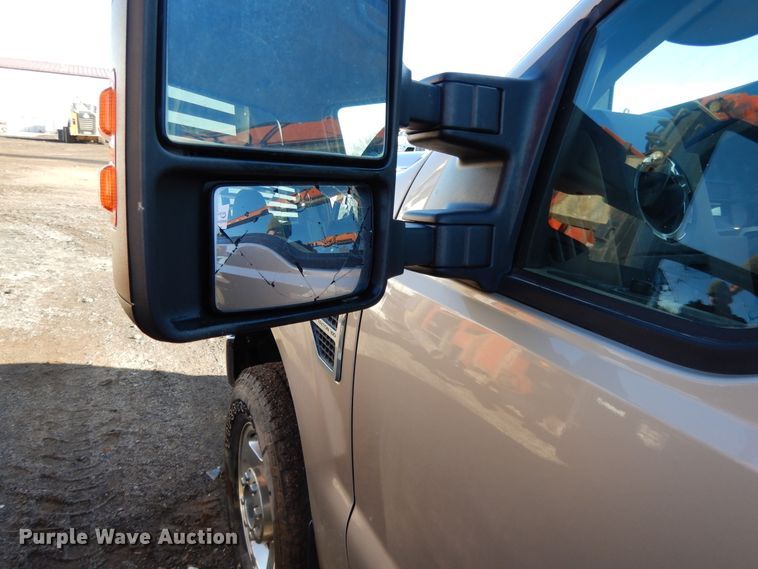 image for item DF5874 2009 Ford F250 Super Duty flatbed pickup truck