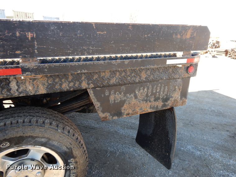 image for item DF5874 2009 Ford F250 Super Duty flatbed pickup truck