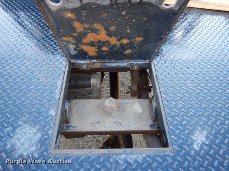 image for item DF5874 2009 Ford F250 Super Duty flatbed pickup truck