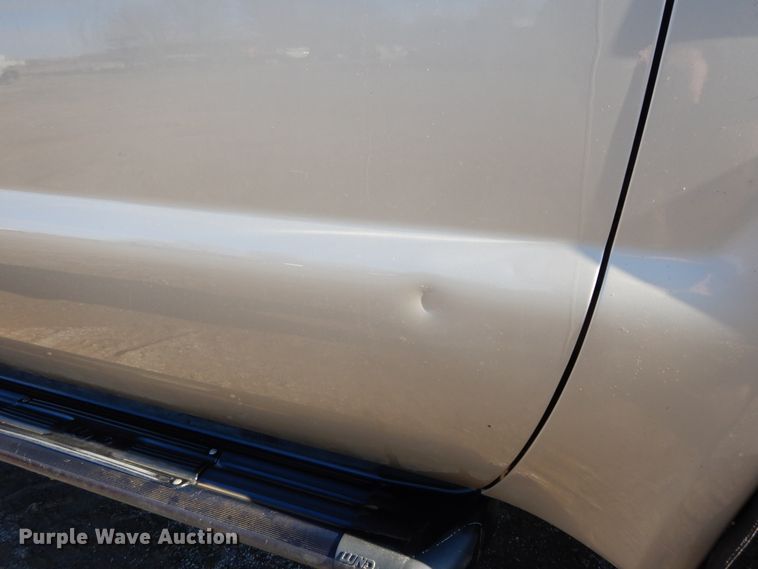 image for item DF5874 2009 Ford F250 Super Duty flatbed pickup truck