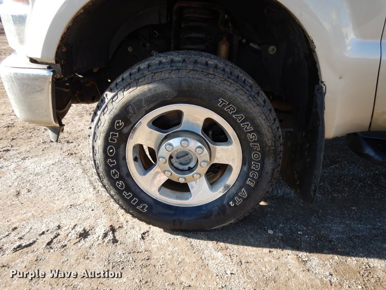 image for item DF5874 2009 Ford F250 Super Duty flatbed pickup truck