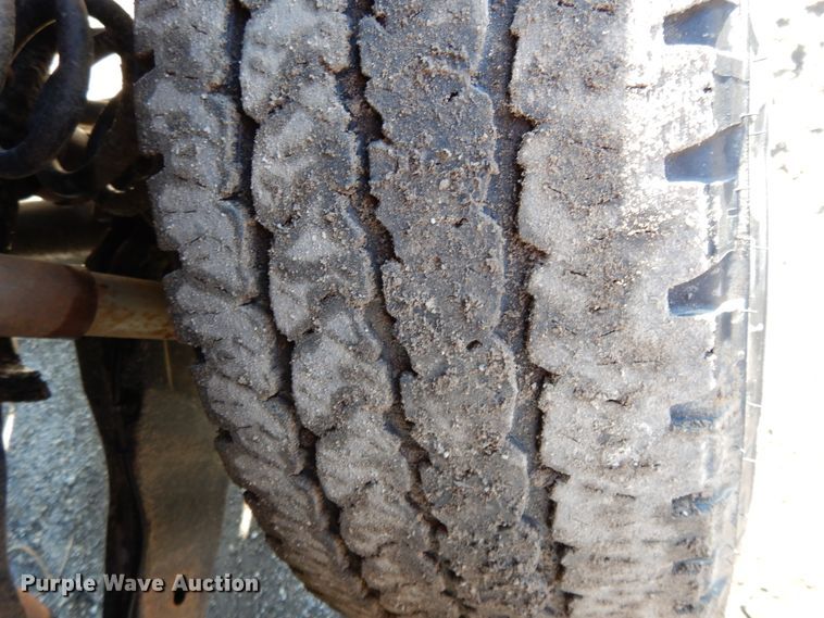 image for item DF5874 2009 Ford F250 Super Duty flatbed pickup truck