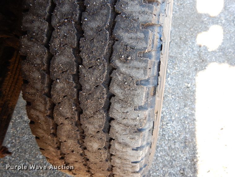 image for item DF5874 2009 Ford F250 Super Duty flatbed pickup truck