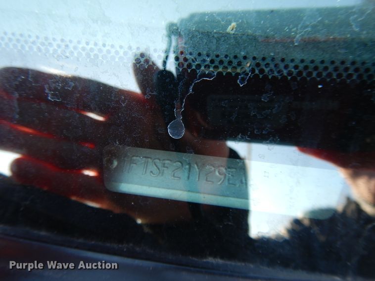 image for item DF5874 2009 Ford F250 Super Duty flatbed pickup truck